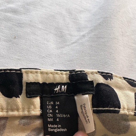 H&M Skinny Jeans - Picture 2 of 2